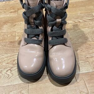 Camper Patent Leather Lace-Up Ankle Boots Taupe Nude Chunky Sole Size 30(EU)
